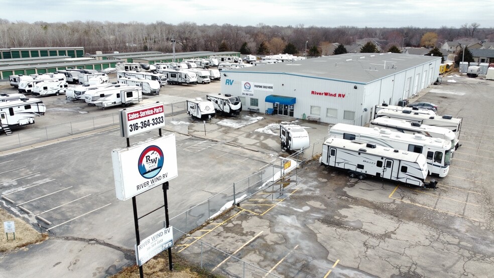 1523 W Ledgerwood Rd, Andover, KS for lease - Building Photo - Image 3 of 7