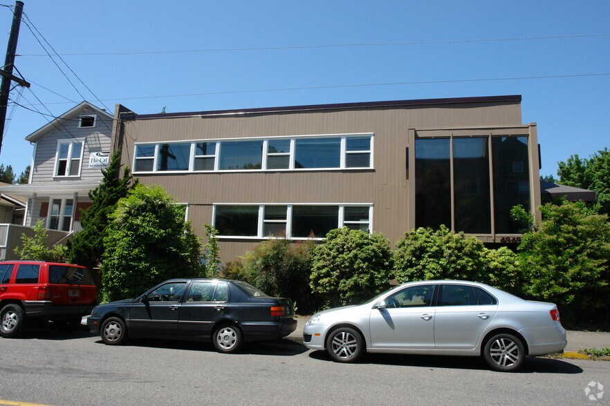 4343 S Corbett Ave, Portland, OR à vendre - Photo du bâtiment - Image 2 de 3