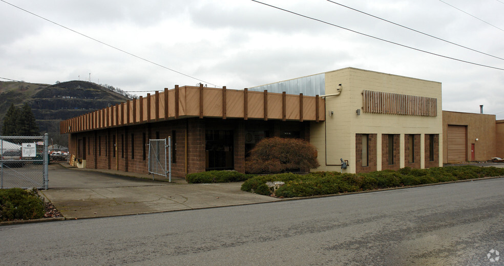 948 SE Mill St, Roseburg, OR à vendre - Photo principale - Image 1 de 1