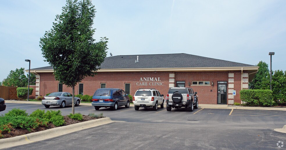 230 Stonegate Rd, Algonquin, IL for sale - Building Photo - Image 2 of 2