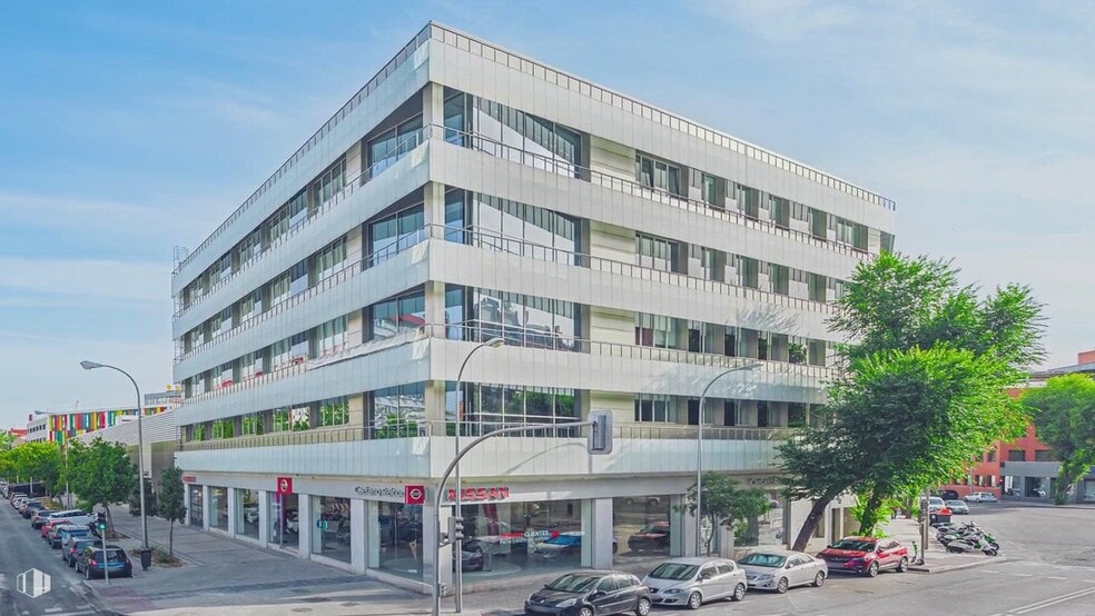 Calle Julián Camarillo, 53, Madrid, Madrid à louer - Vidéo sur l’inscription commerciale - Image 2 de 21