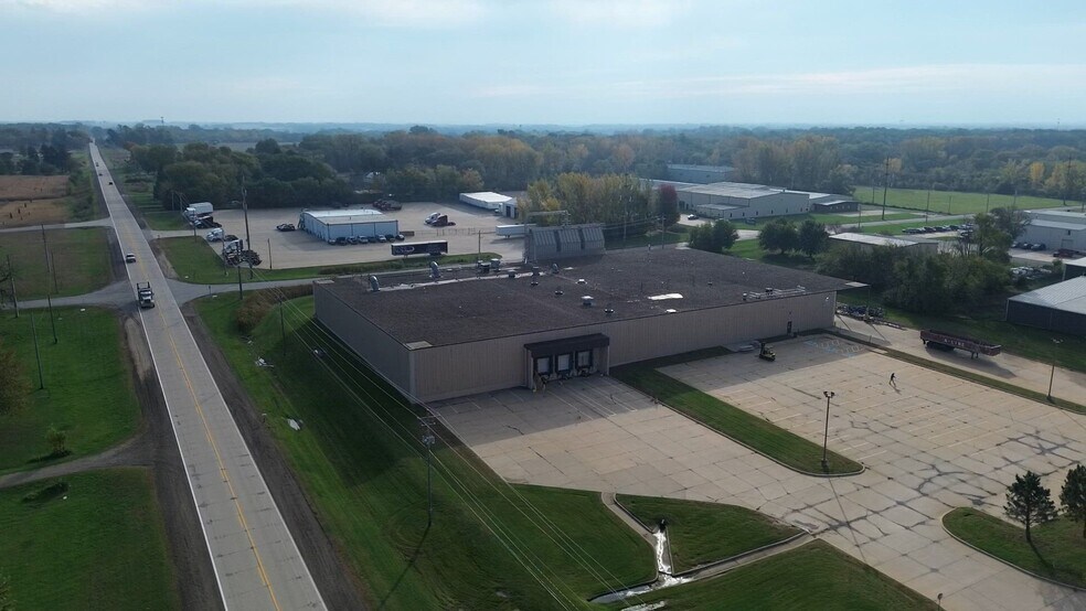 2946 Janet dr, Waterloo, IA à vendre - Vidéo sur l’inscription commerciale - Image 2 de 20