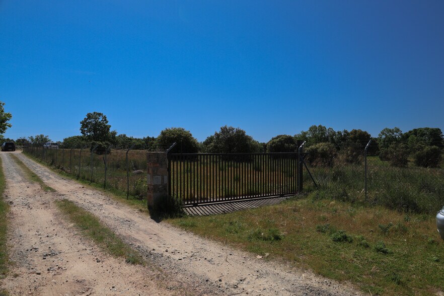 Carretera Ávila Escorial, Navalperal de Pinares, Ávila for sale - Building Photo - Image 2 of 56