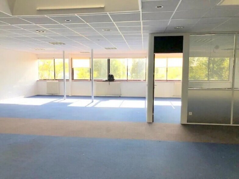 Bureau dans Trappes à louer - Photo intérieure - Image 3 de 13