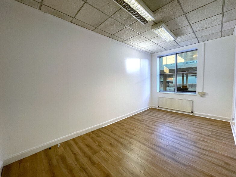 158b Kentish Town Road, London for lease - Interior Photo - Image 3 of 6