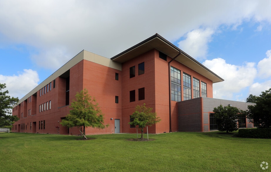 750 Westgreen Blvd, Katy, TX for lease - Building Photo - Image 3 of 6