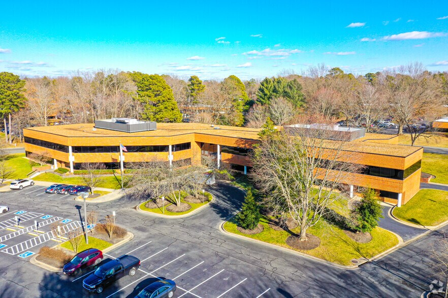 4191 Innslake Dr, Glen Allen, VA à louer - Photo du bâtiment - Image 2 de 3