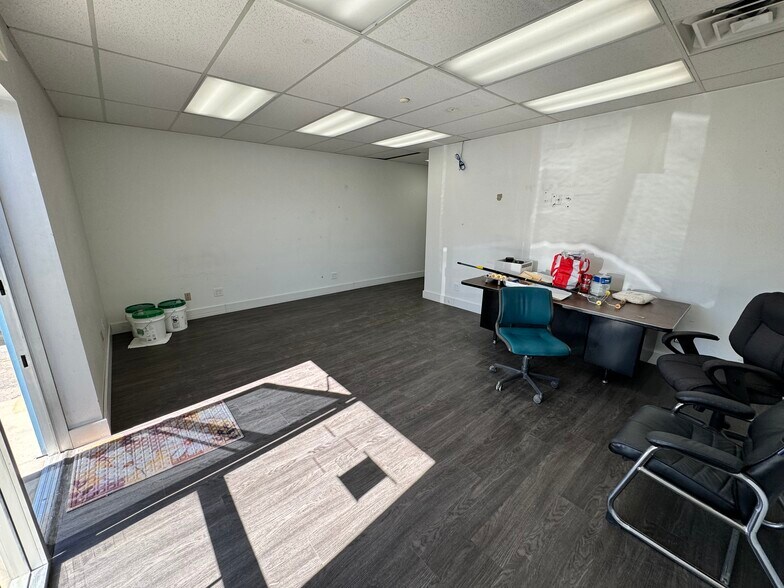 2440 S 3400 W, Salt Lake City, UT à louer - Photo du bâtiment - Image 3 de 8