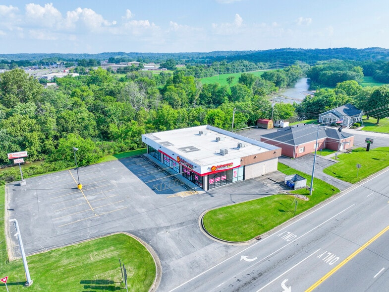 1009 Huntsville Hwy hwy, Fayetteville, TN for lease - Building Photo - Image 1 of 6