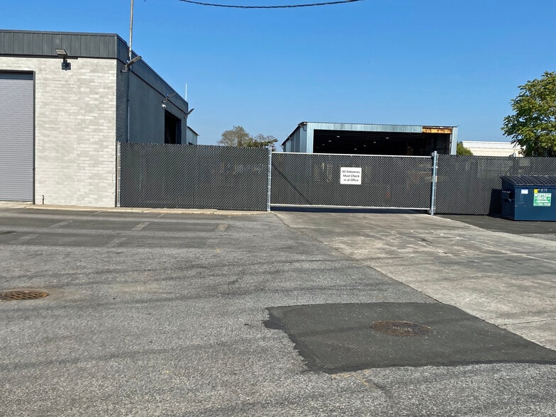 1013 Long Island Ave, Deer Park, NY for sale - Building Photo - Image 2 of 9