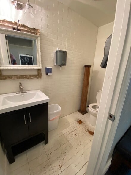 34 N Main St, Roosevelt, UT for sale - Interior Photo - Image 3 of 16