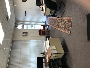 517 Larkfield Rd, East Northport, NY à louer Photo intérieure- Image 2 de 8