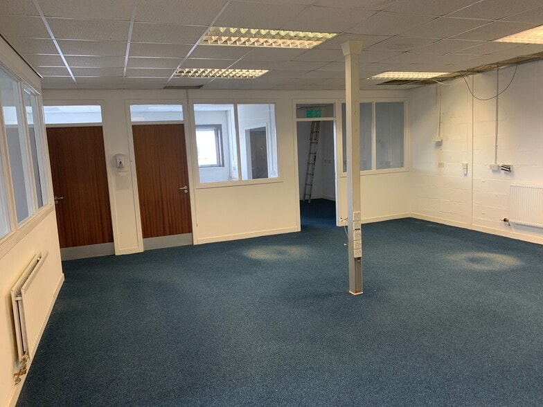 Nobel Rd, Dundee for lease - Building Photo - Image 2 of 4