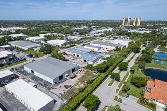 2130 Andrea Ln, Fort Myers, FL à vendre Photo du bâtiment- Image 2 de 13