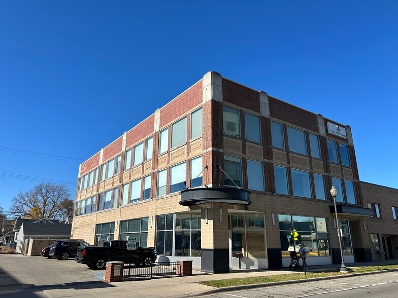 423 N Main St, Royal Oak, MI à louer - Photo du bâtiment - Image 2 de 30