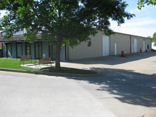 2010 E Spruce Cir, Olathe, KS for lease - Building Photo - Image 2 of 11
