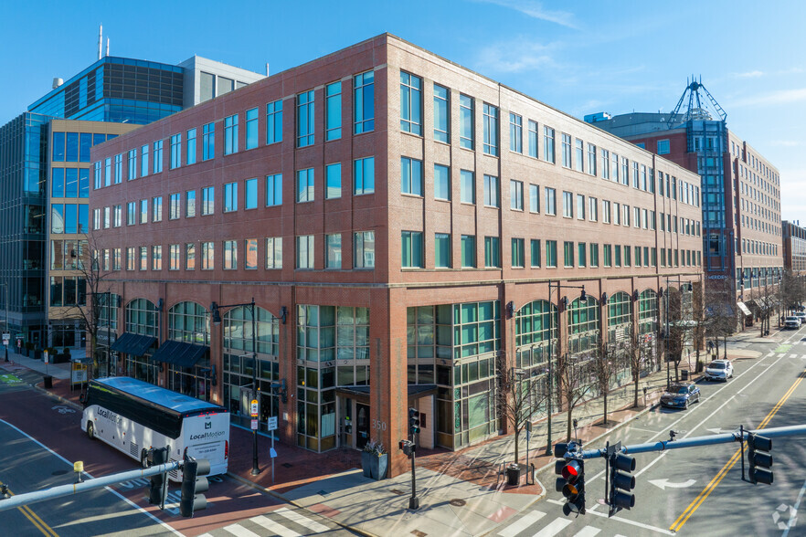 350 Massachusetts Ave, Cambridge, MA for lease - Building Photo - Image 2 of 4