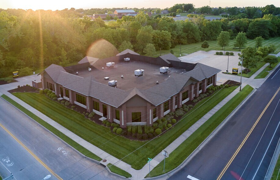 2325 Smiley Ln, Columbia, MO à vendre - Photo du bâtiment - Image 2 de 3