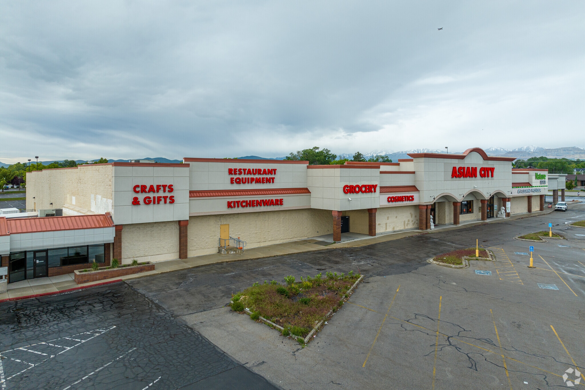 1653 W 9000 S, West Jordan, UT for lease Primary Photo- Image 1 of 27