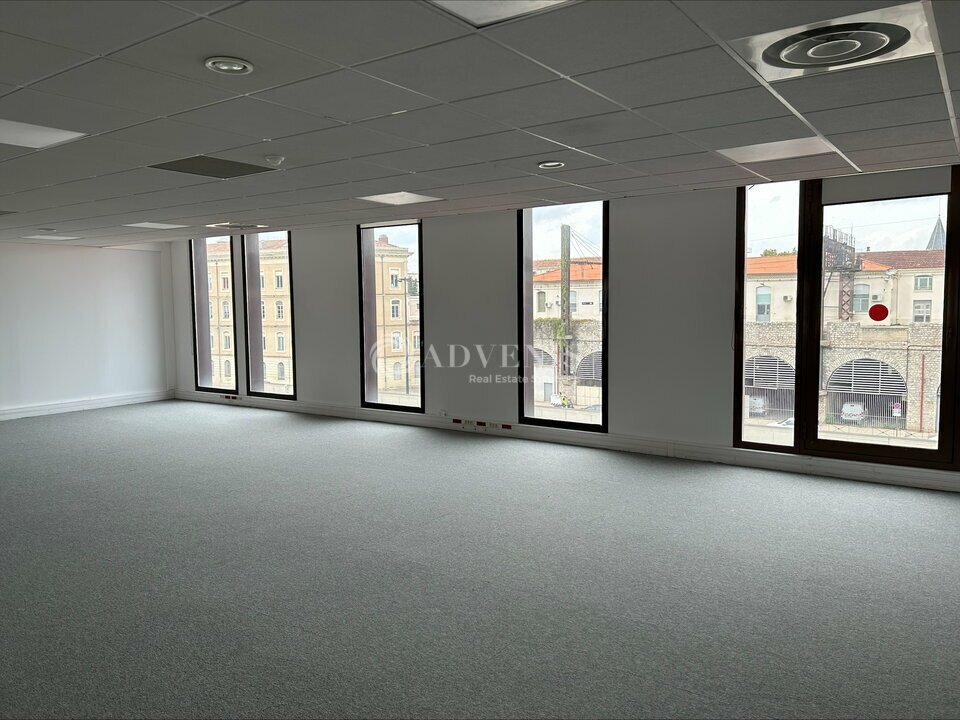 Office in Nîmes for lease Interior Photo- Image 1 of 6