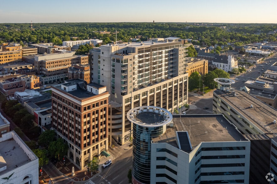 155 W Michigan Ave, Kalamazoo, MI for lease - Building Photo - Image 2 of 21