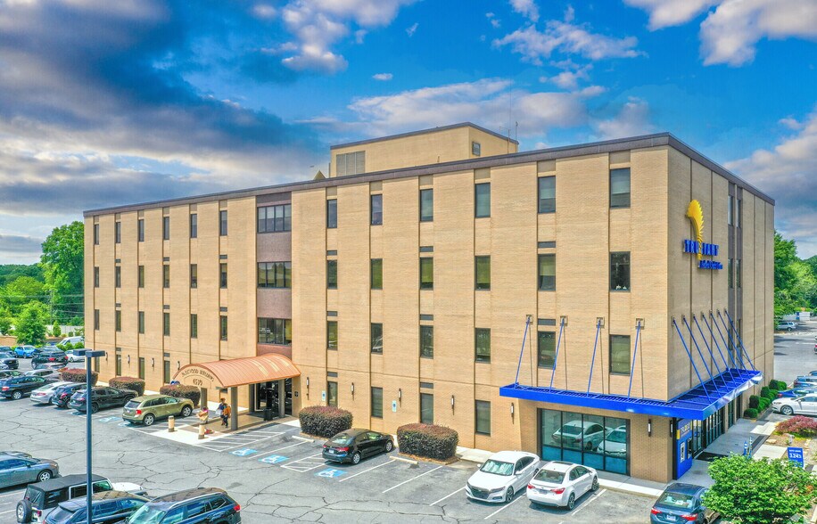 4530 Park Rd, Charlotte, NC à louer - Photo du bâtiment - Image 2 de 35