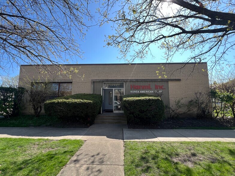 5447 N Wolcott Ave, Chicago, IL à louer - Photo du bâtiment - Image 2 de 6