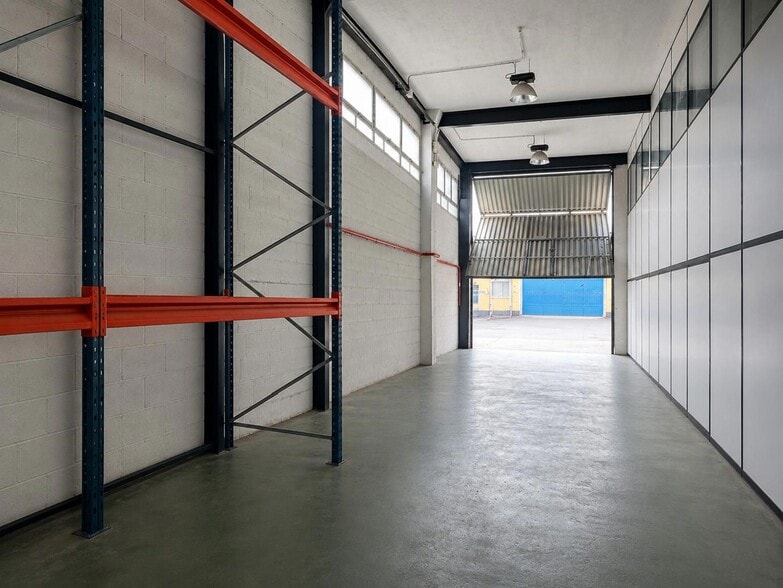 Industrial in Getafe, Madrid for sale - Building Photo - Image 2 of 9