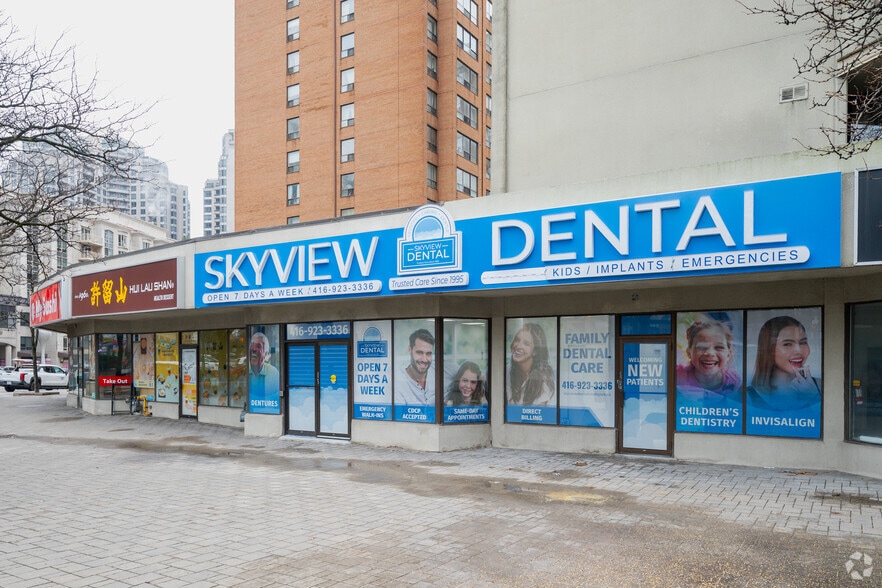 5440 Yonge St, Toronto, ON à louer - Photo du bâtiment - Image 3 de 4