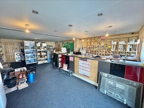 Featherstall Road South Rd S, Oldham for lease Interior Photo- Image 1 of 4