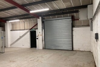 Unit 24, Longshot Industrial Estate, Bracknell for lease Interior Photo- Image 2 of 3