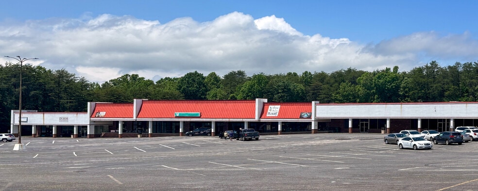 610-712 Chief Martin St, Madison, NC for lease - Building Photo - Image 2 of 3