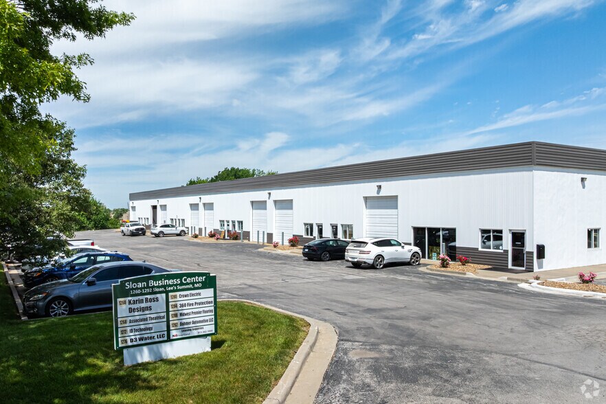 1260-1292 NW Sloan St, Lee's Summit, MO à louer - Photo du bâtiment - Image 2 de 7
