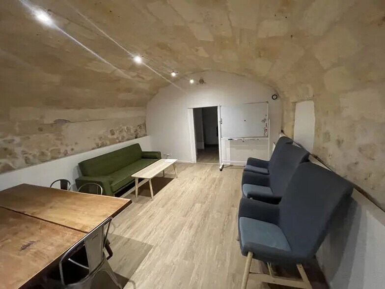 Bureau dans Bordeaux à louer - Photo intérieure - Image 2 de 3