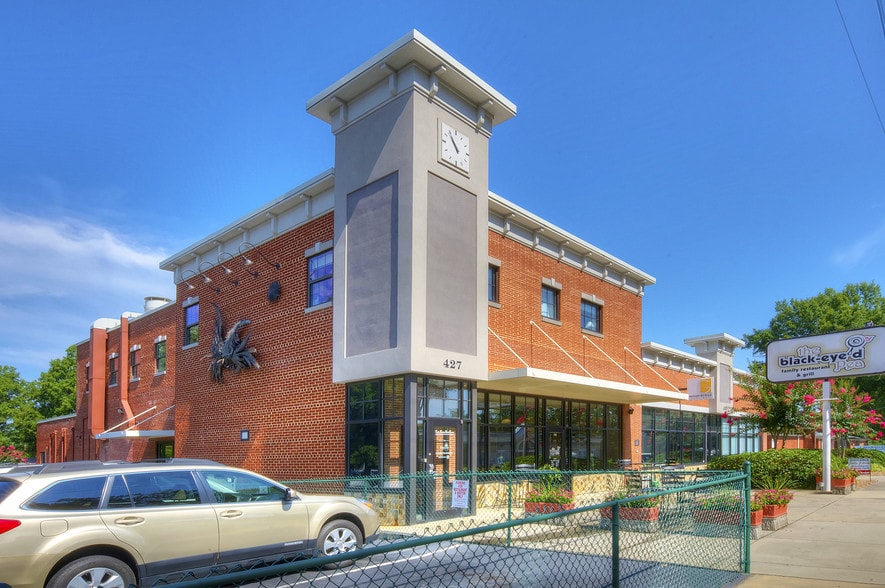 425-427 E Statesville Ave, Mooresville, NC à louer - Photo du bâtiment - Image 2 de 4