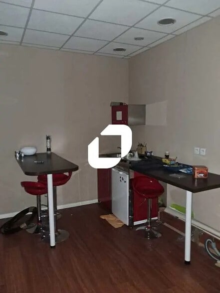 Office in Bois-Colombes for sale - Building Photo - Image 2 of 9