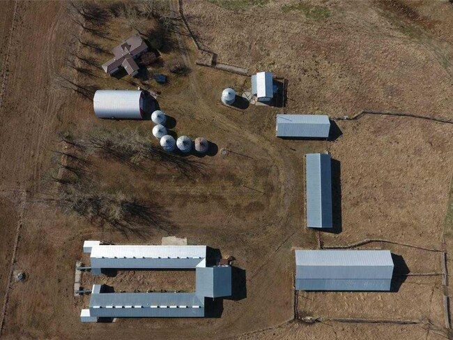 Plus de détails pour Township 303 Rd, Cremona, AB - Spécialité à vendre