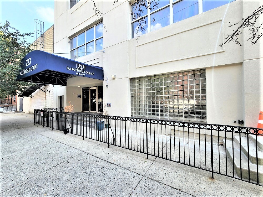 223 Bloomfield St, Hoboken, NJ à louer Photo principale- Image 1 de 8
