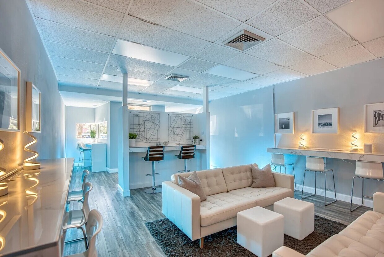 411-415 1st Ave N, Saint Petersburg, FL for lease Primary Photo- Image 1 of 11