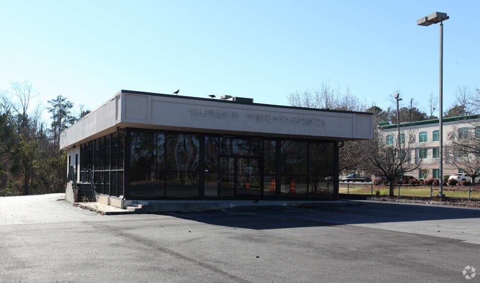 3960 Riverside Dr, Macon-Bibb, GA à louer - Photo du bâtiment - Image 2 de 3