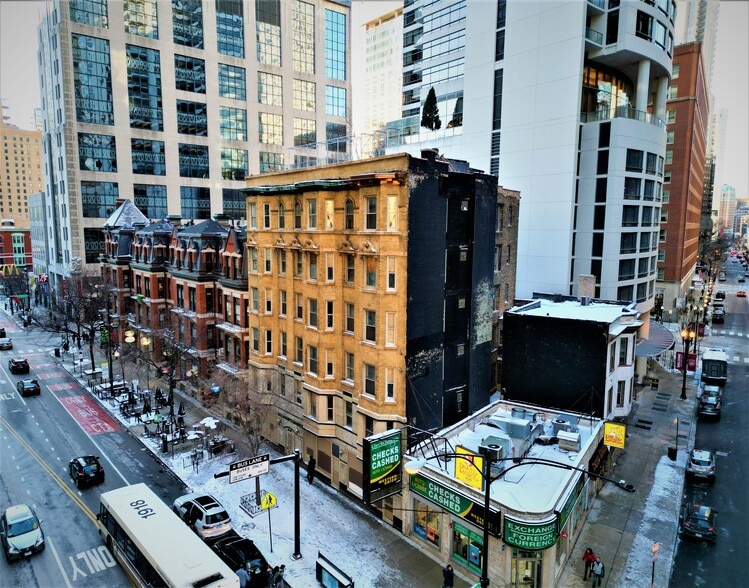 56-60 E Chicago Ave, Chicago, IL for sale - Building Photo - Image 2 of 5