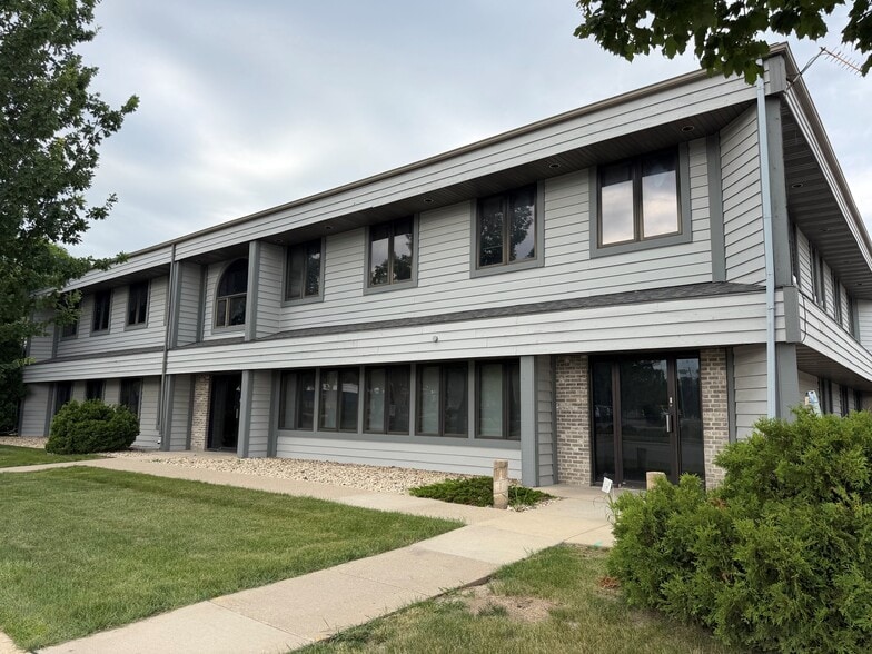1402 Greenway Cross, Madison, WI for lease - Building Photo - Image 2 of 8
