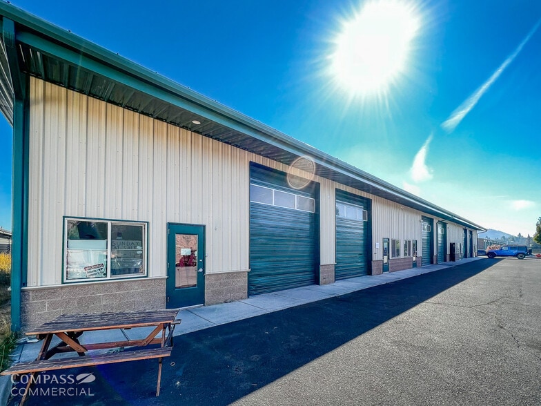 20720 High Desert Ln, Bend, OR for lease - Building Photo - Image 2 of 5