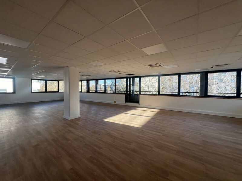 Office in La Garenne-Colombes for sale Building Photo- Image 1 of 19
