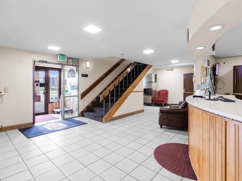 500 E A St, Ogallala, NE à vendre - Photo du bâtiment - Image 3 de 26