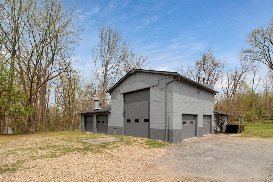 10 Mill St, Fredericktown, OH à vendre - Photo du bâtiment - Image 2 de 19