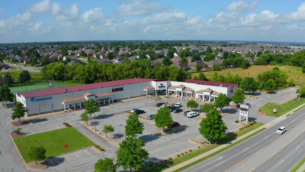 2003 SW Regional Airport Blvd, Bentonville, AR à vendre - Vidéo sur l’inscription commerciale - Image 1 de 1