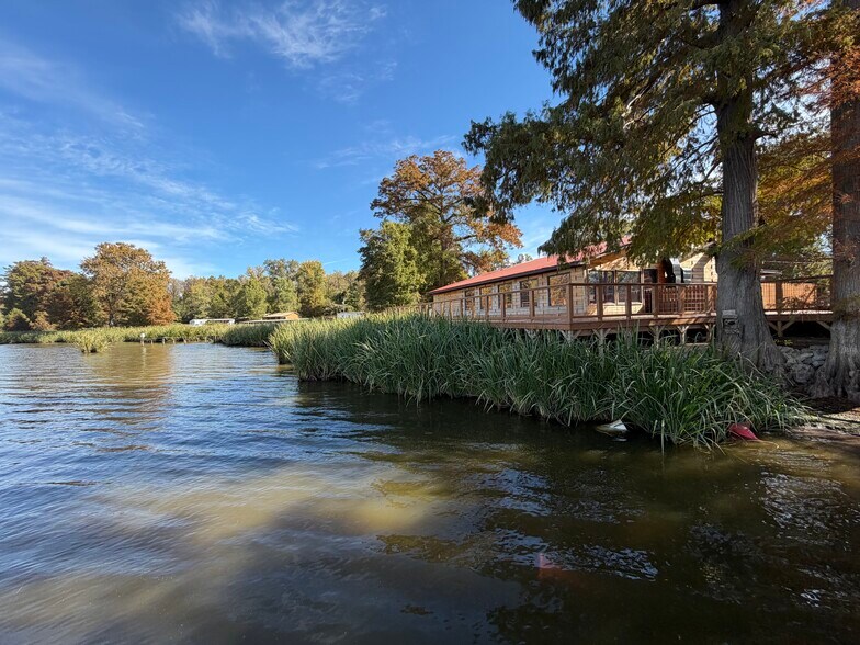 600 E Lakeview Dr, Hornbeak, TN à vendre - Photo du bâtiment - Image 2 de 6