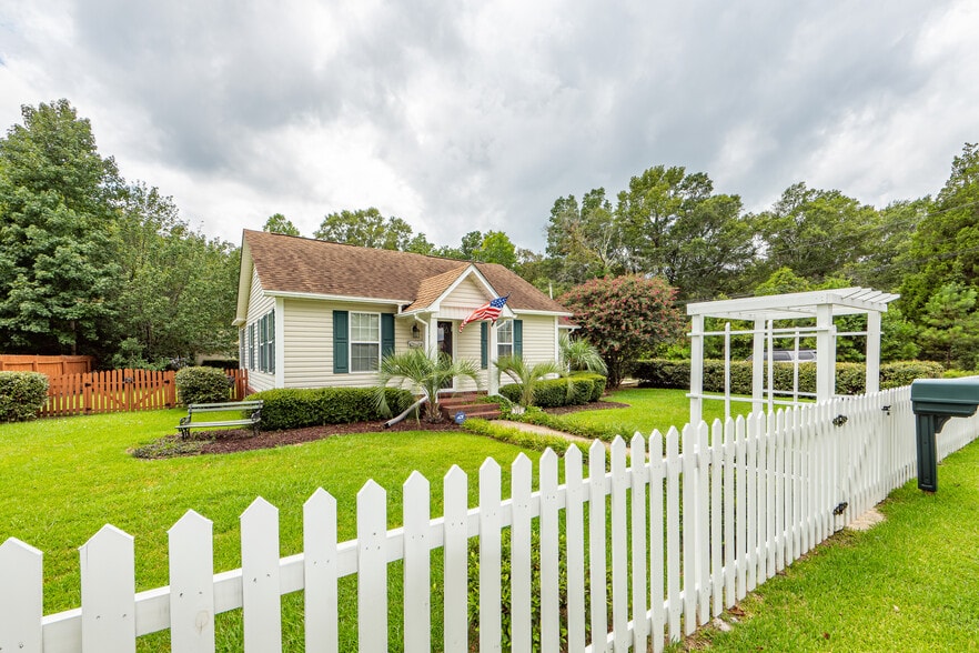 111 Heatley St, Moncks Corner, SC for sale - Primary Photo - Image 2 of 22