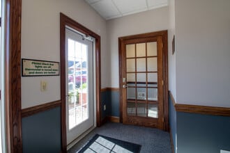 115-151 SULLYS Trl, Pittsford, NY à louer Photo intérieure- Image 2 de 16